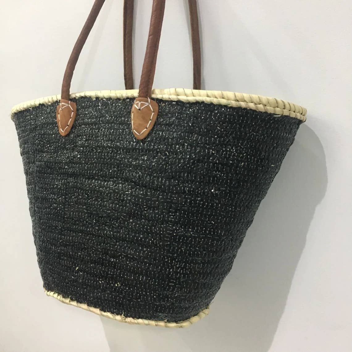 BLACK STRAW BASKET BAG